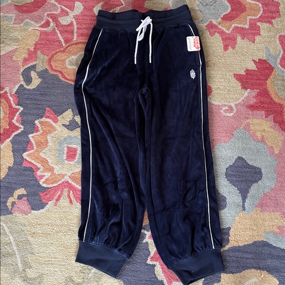 Woman’s Navy velour pants free people movement small nwt - Picture 2 of 8